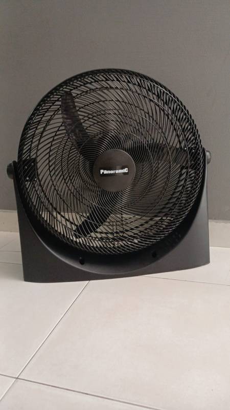 Ventilador Turbo Panoramic 20 Patf20P Reclinable/3 Aspas Negras/3 Vel/Piso Y Pared/90W